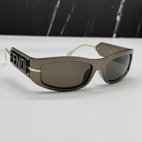 NEW FE40120I 45E FENDI SUNGLASSES SHINY BROWN WOMEN EYEWEAR FENDI - Picture 8 of 11